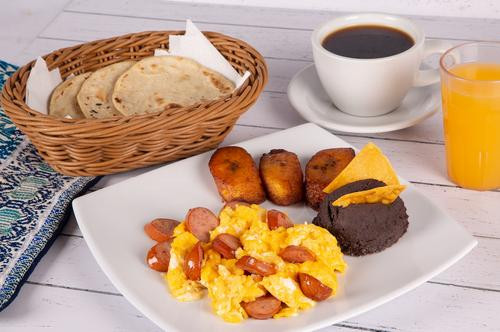 Combo desayuno café + pan